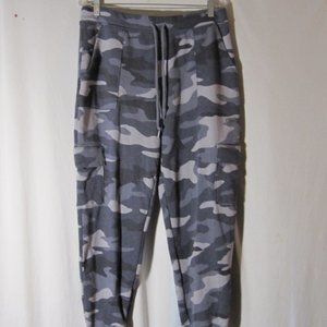Victoria's Secret Pink Cargo Jogger Camo Sweatpants L